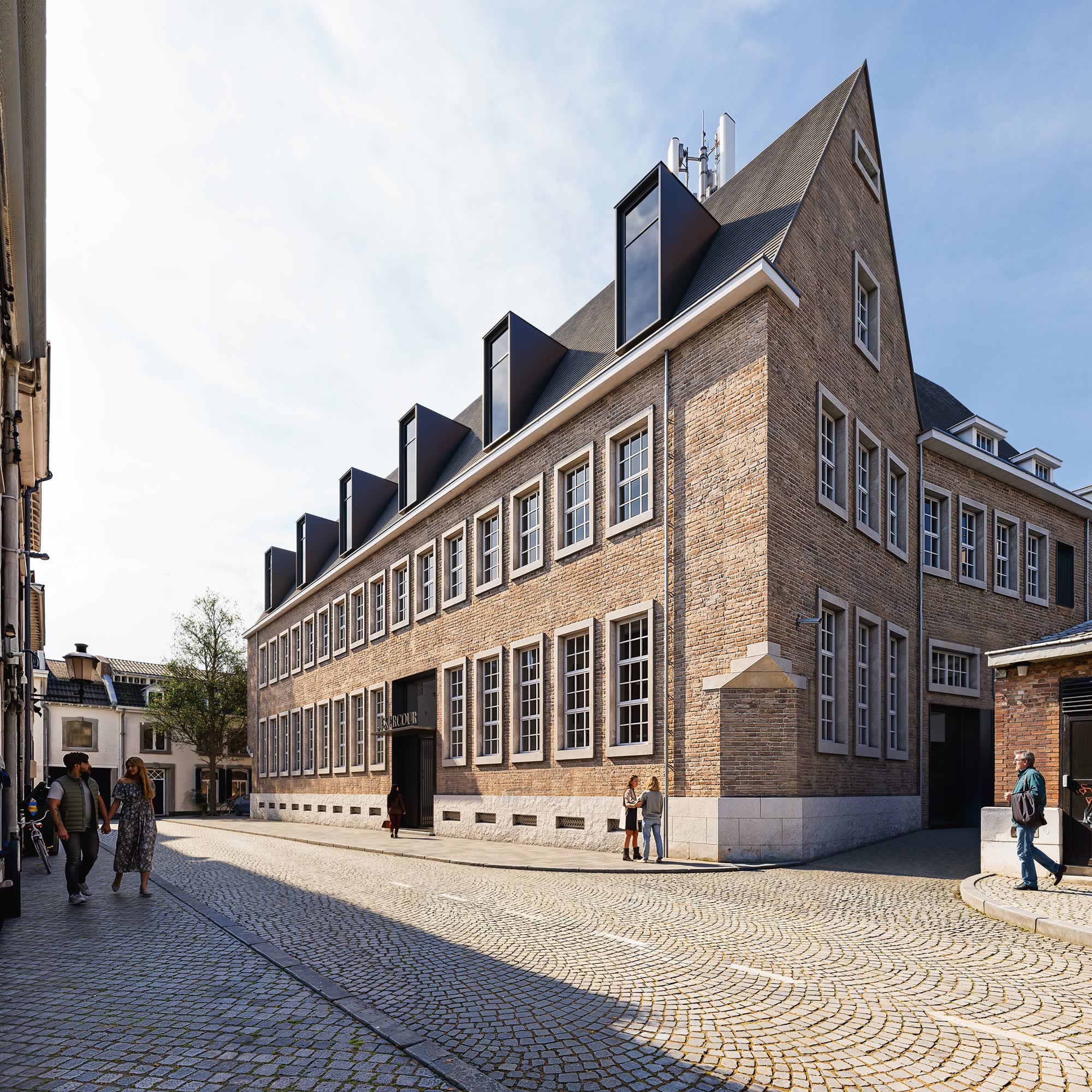Jekercour, de gevel aan Achter de Oude Minderbroeders